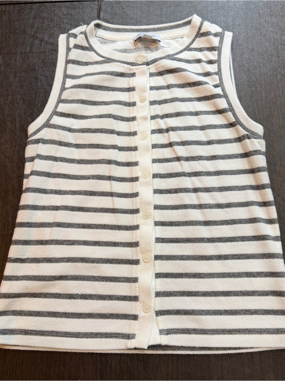 Evereve XS Striped Sleeveless Button-Down Top
